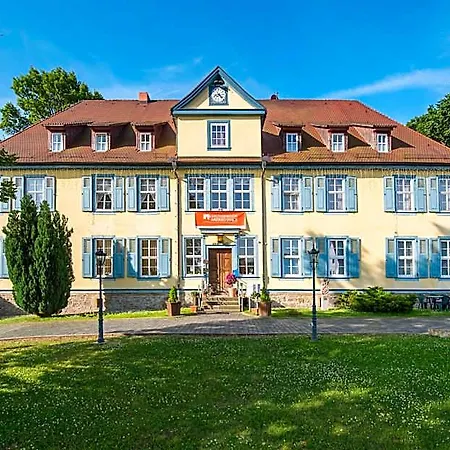 Zum Herrenhaus 3*