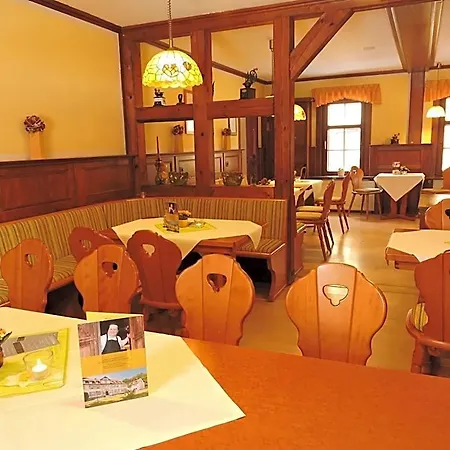 酒店 Zum Herrenhaus 3*