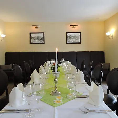 Zum Herrenhaus 酒店